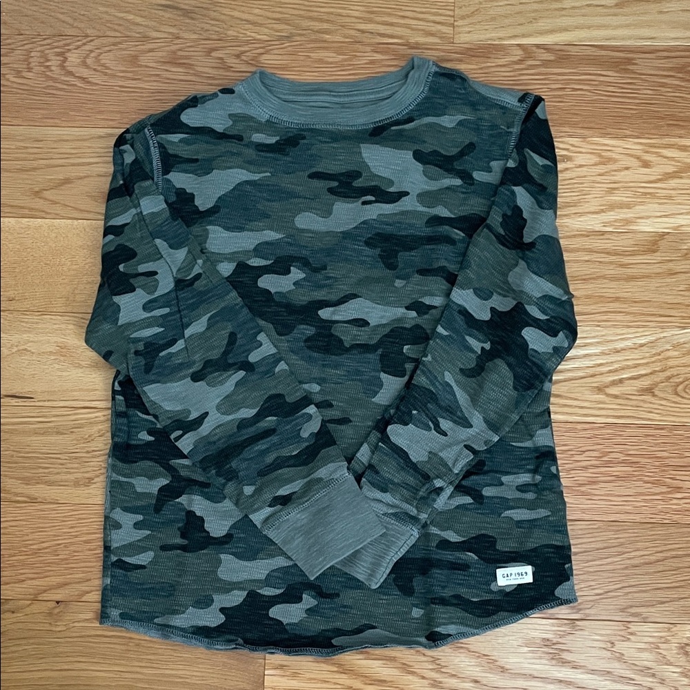 GAP Camouflage Long Sleeve Tee